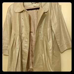 Short sleeved lined metallic jacket